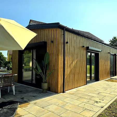 Neues & Modernes Tiny House - Gemuetlich & Privat - Mit Klimaanlage & Terrasse! Lichtenau
